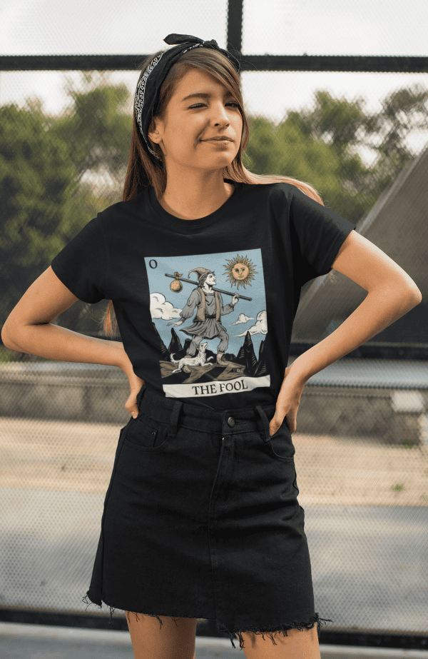 punk lady wearing the fool major arcana t-shirt by obscurix